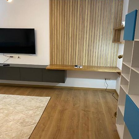 Mery Luxury Apartment Galaţi Eksteriør billede