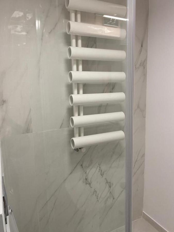 Mery Luxury Apartment Galaţi Eksteriør billede