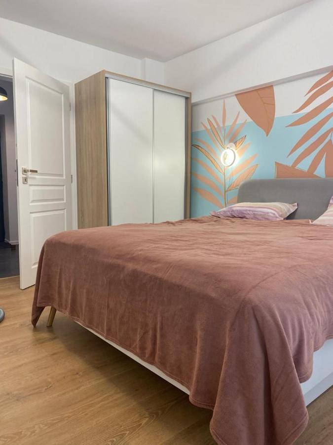 Mery Luxury Apartment Galaţi Eksteriør billede