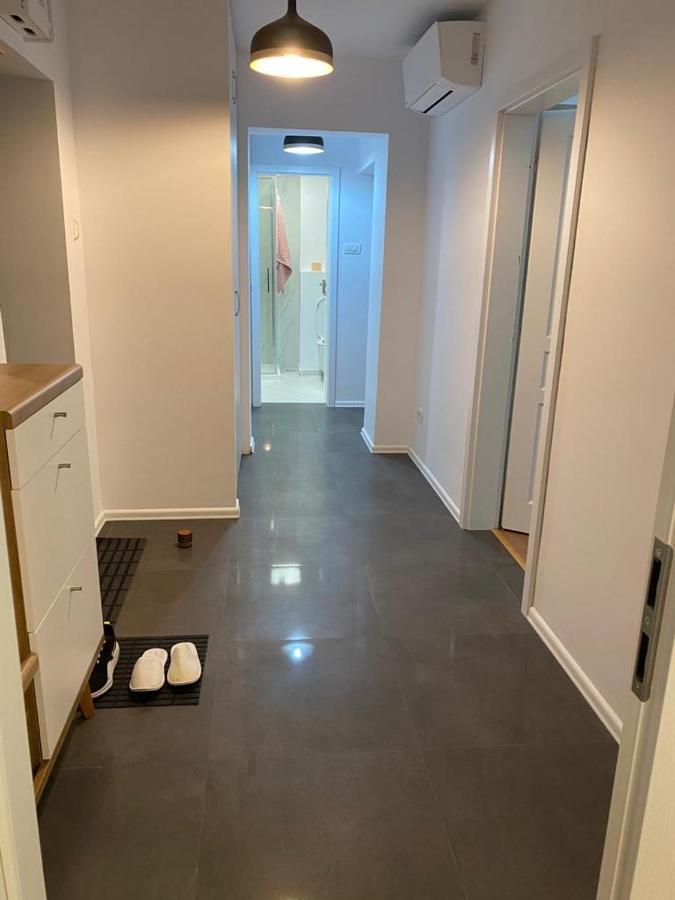Mery Luxury Apartment Galaţi Eksteriør billede
